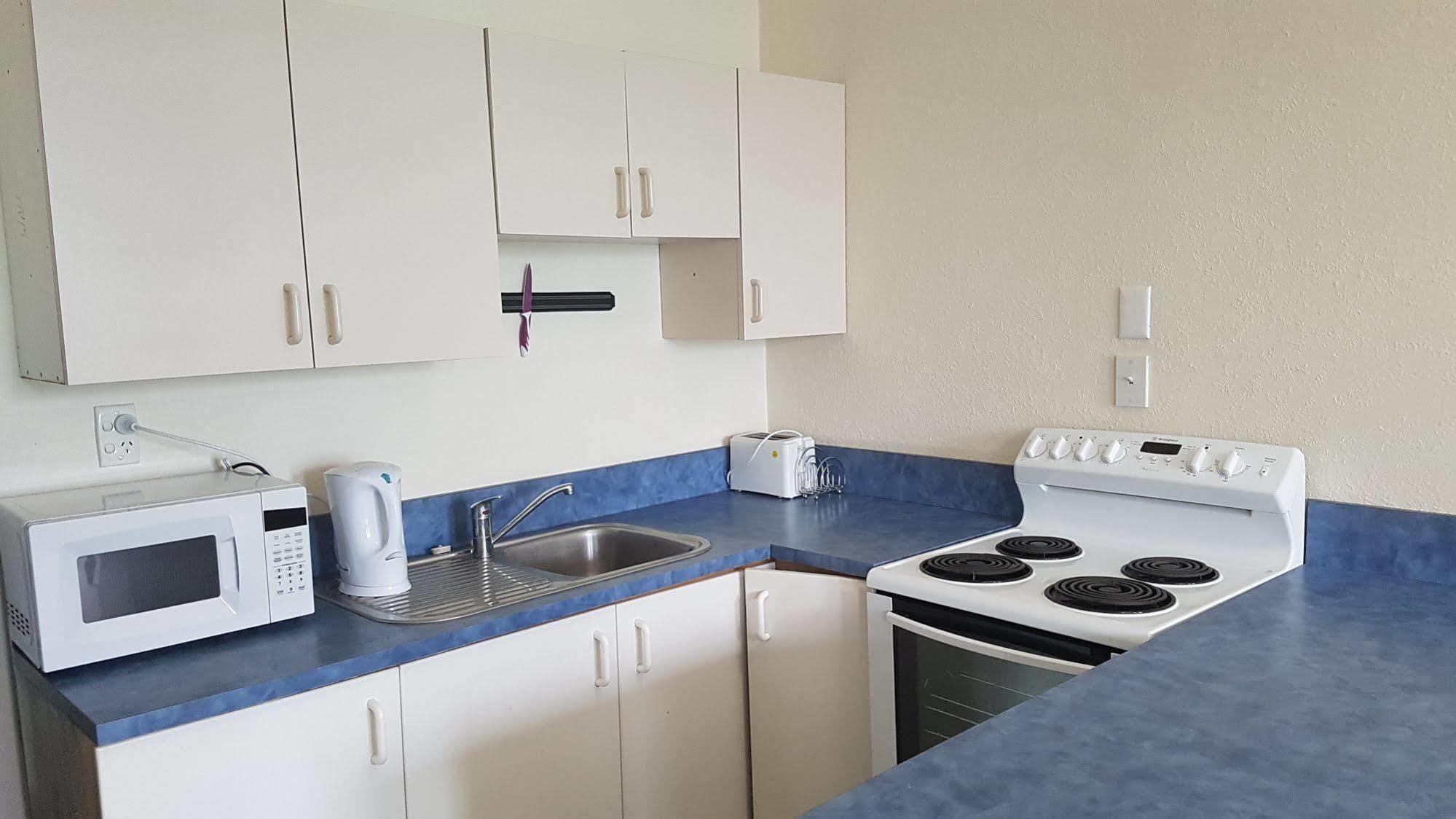 Whakatane Hotel 2*